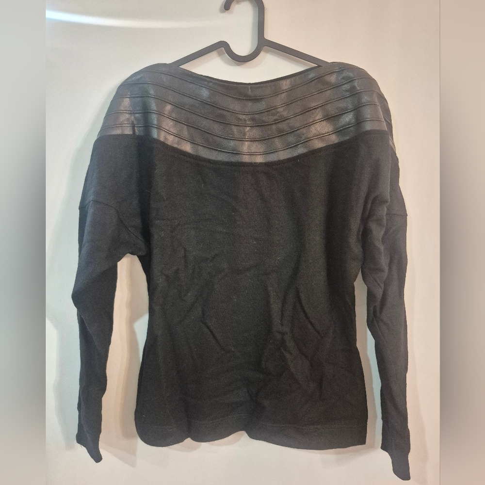 Vintage Trace Black 100% Virgin Wool with Leather Accent